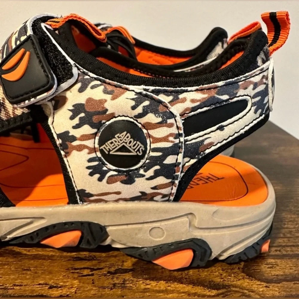 Thereabouts Big Boys Tan Ripple Camo Sandals NWT Size Big Boys 5